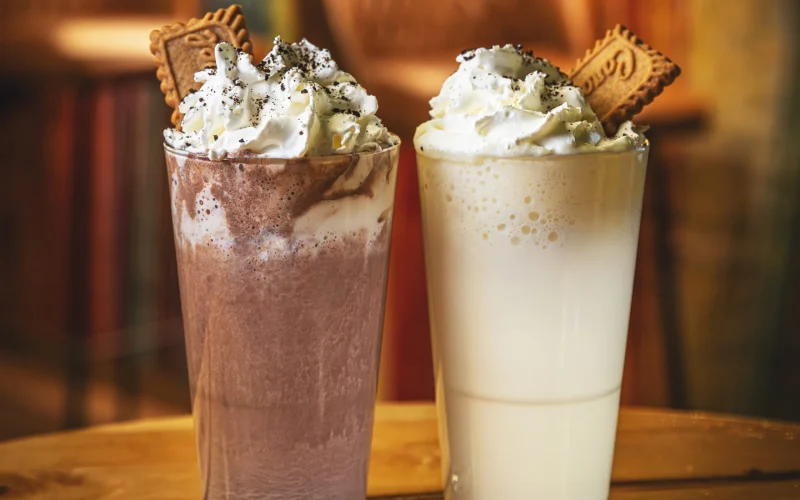 glass-hot-white-dark-chocolate-scaled.webp